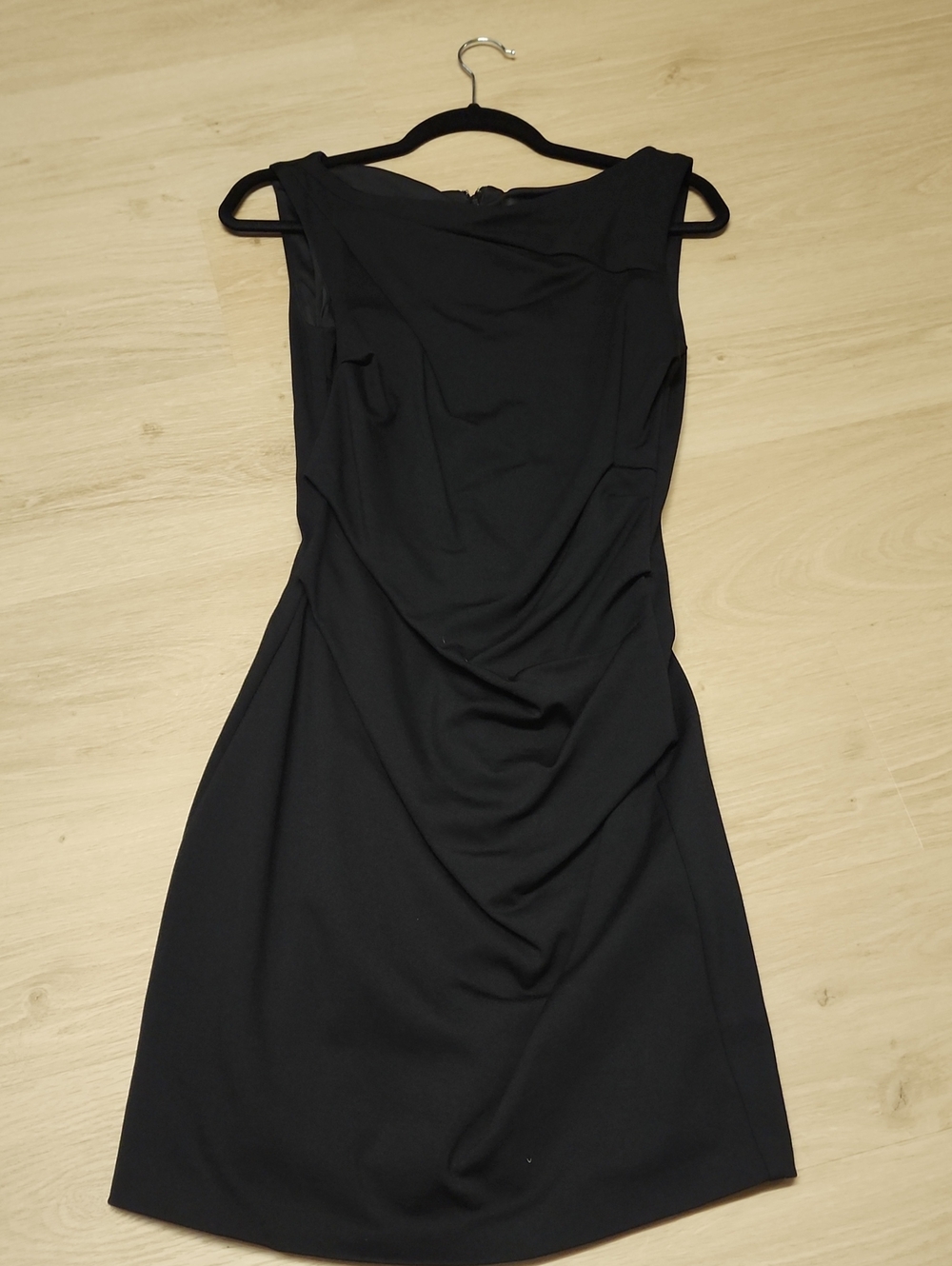 👗le chateau Black Sleeveless Draped Midi Dress